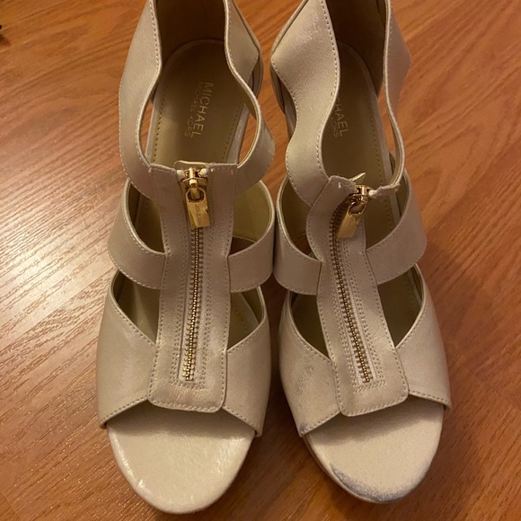 Barely worn Micheal Kors patent leather wedges - Picture 1 of 7
